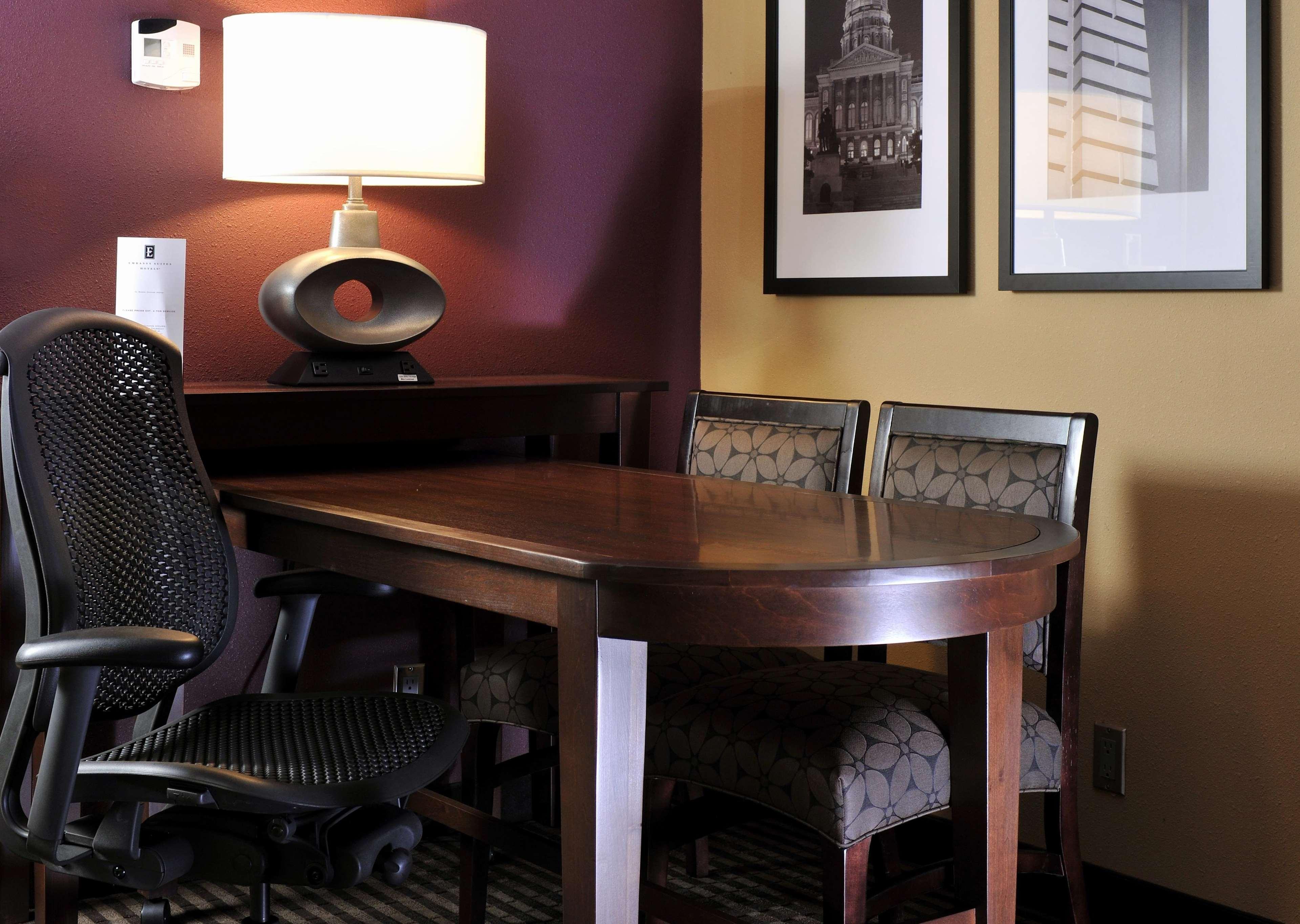 Embassy Suites Des Moines Downtown Buitenkant foto
