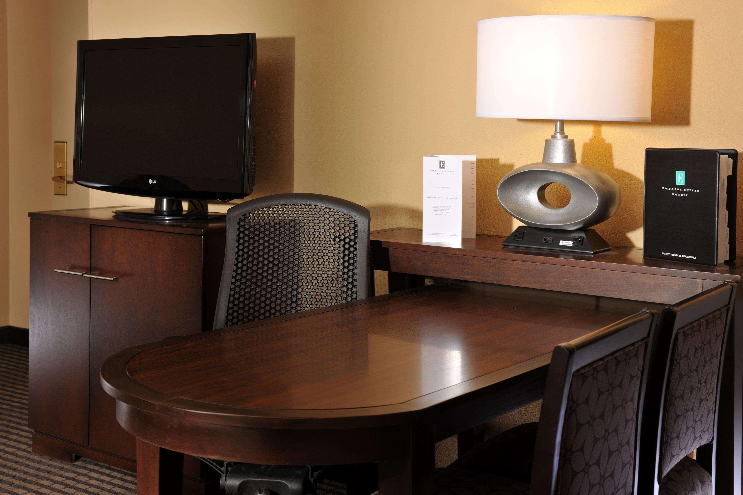 Embassy Suites Des Moines Downtown Kamer foto
