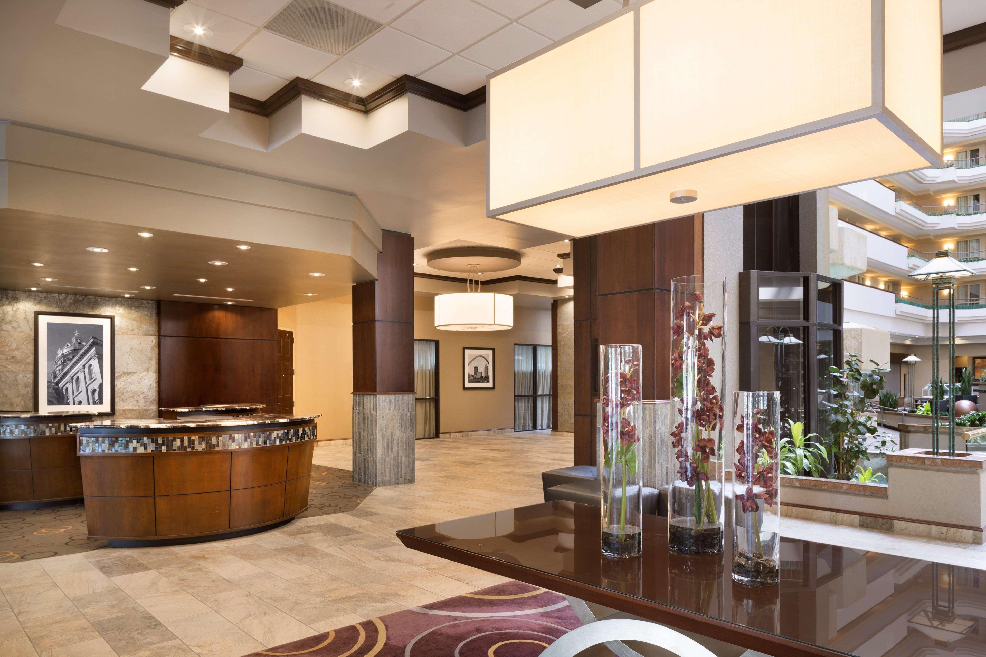 Embassy Suites Des Moines Downtown Buitenkant foto