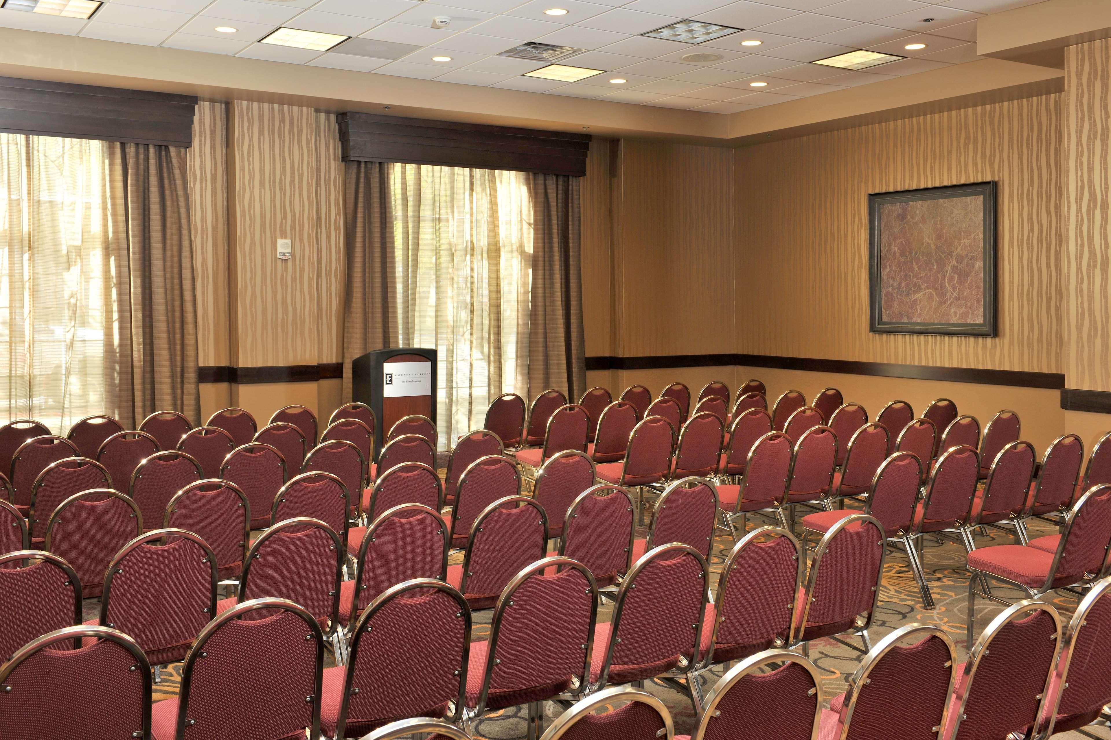 Embassy Suites Des Moines Downtown Zakenleven foto