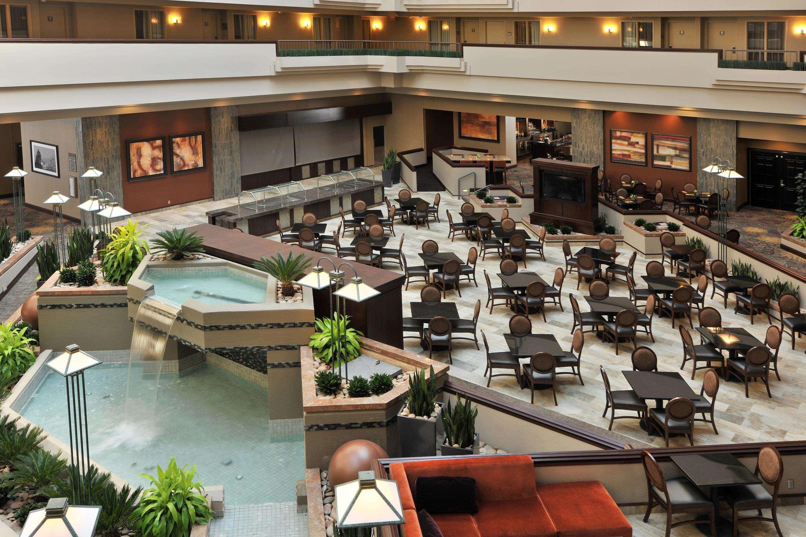 Embassy Suites Des Moines Downtown Buitenkant foto