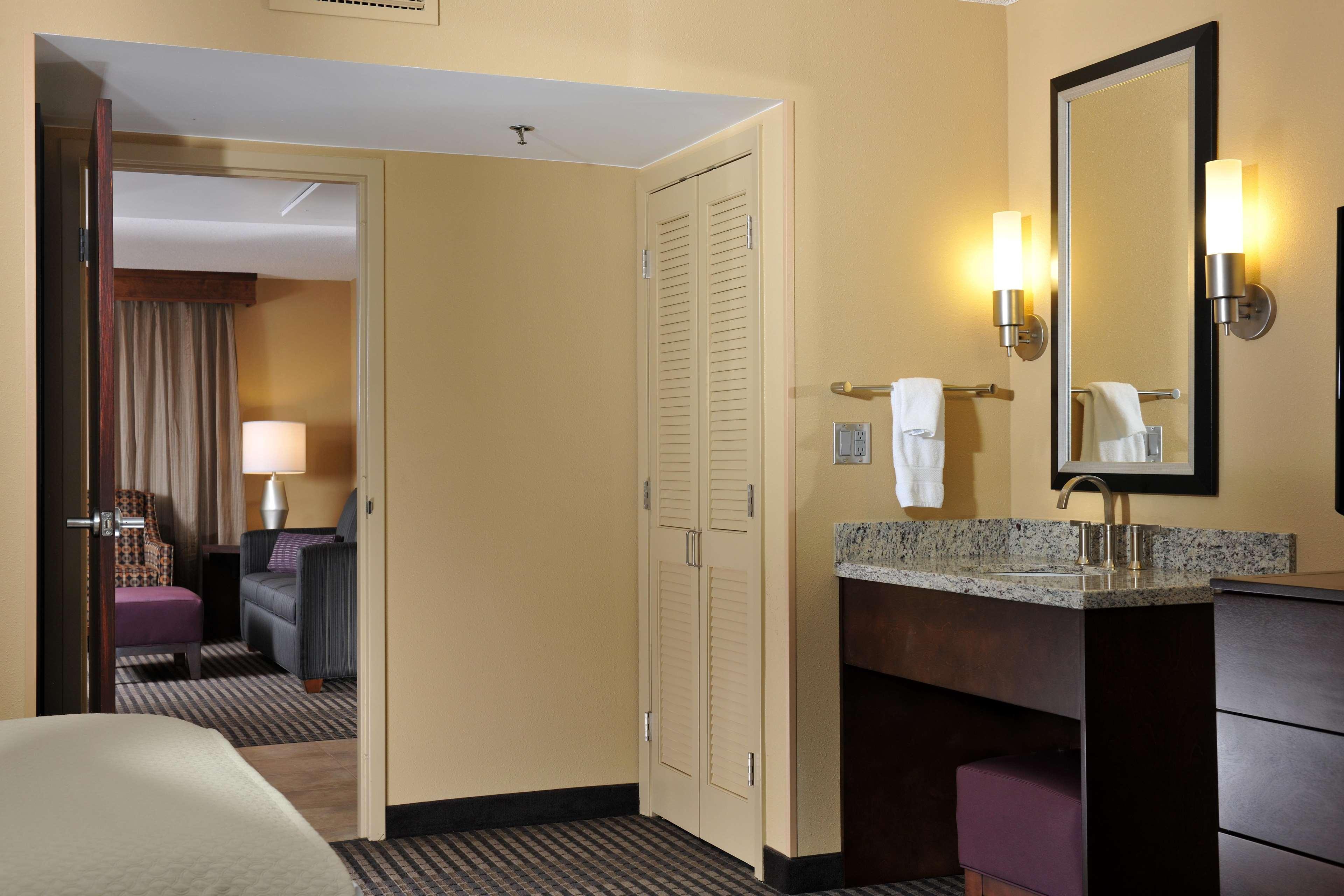 Embassy Suites Des Moines Downtown Buitenkant foto