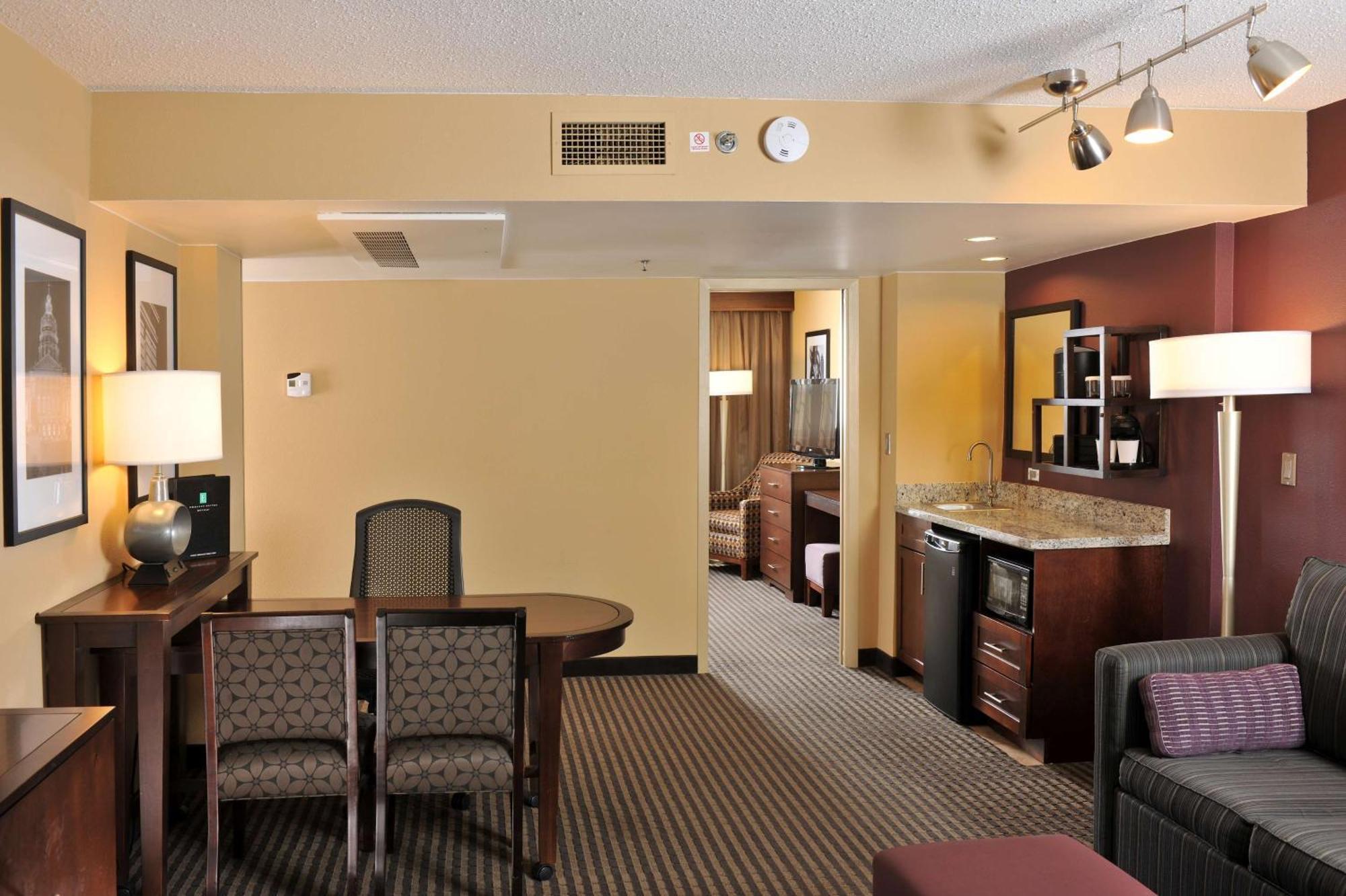 Embassy Suites Des Moines Downtown Buitenkant foto