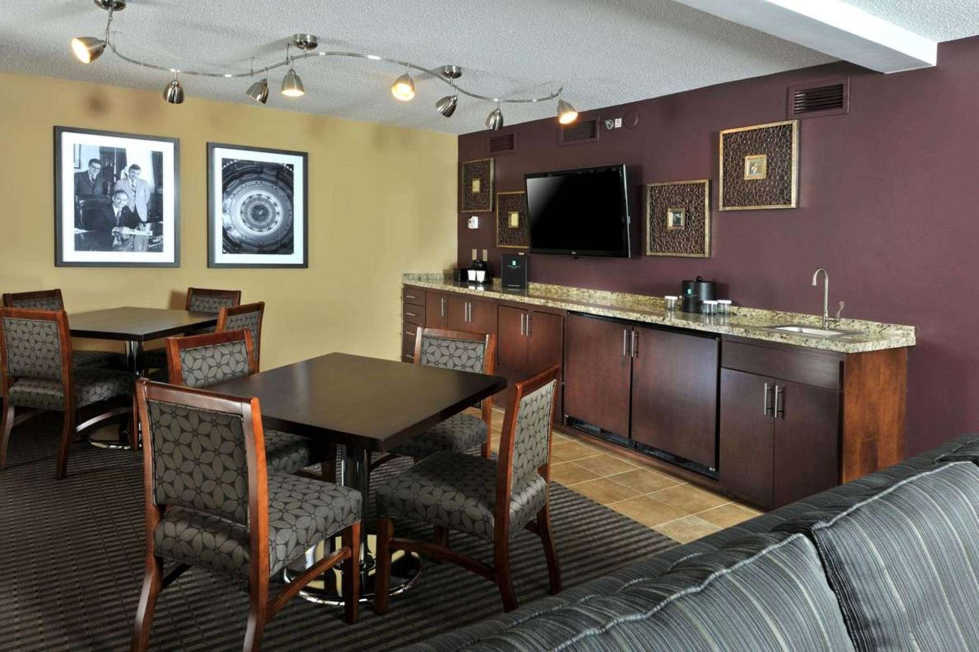 Embassy Suites Des Moines Downtown Buitenkant foto