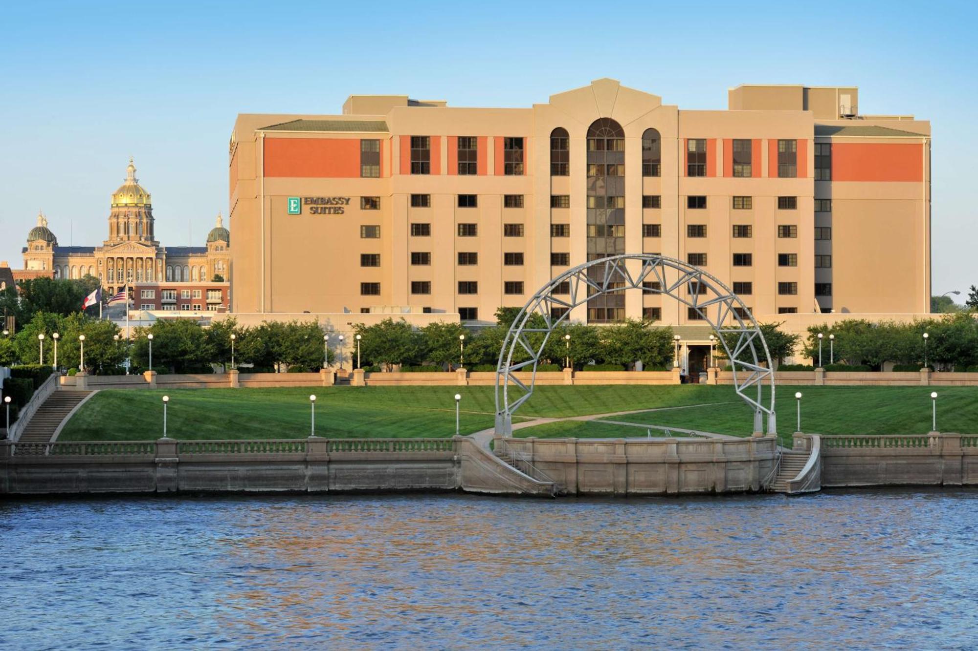Embassy Suites Des Moines Downtown Buitenkant foto